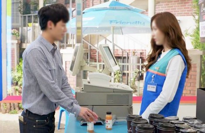 편의점 알바생 번호 따간 남자가 ‘유부남’인 거 들키자 보인 황당한 반응