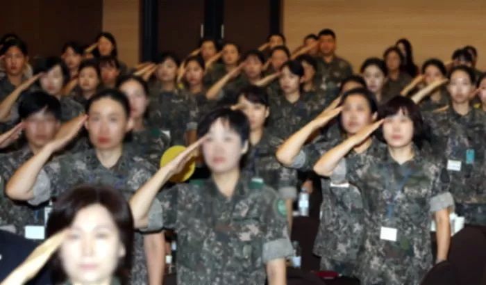 육사 수석입학·사시 패스하고 대령 진급한 ‘진짜 군인’ 강유미가 말하는 성평등