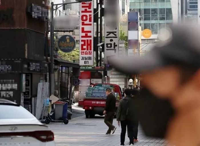 서울시 “노래방 종사자 2만명 코로나 전수검사…안 받으면 벌금 최대 200만원”