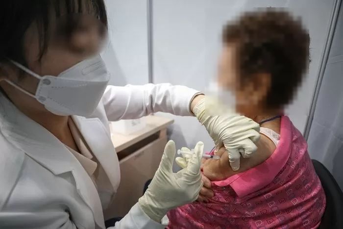 “화이자 백신 2차 접종 이틀 만에 멀쩡하던 어머니와 외삼촌이 돌아가셨습니다”