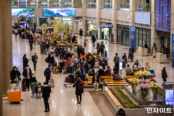 정부, 자가격리 없이 ‘대만·싱가포르’로 자유롭게 해외여행 가는 방안 검토