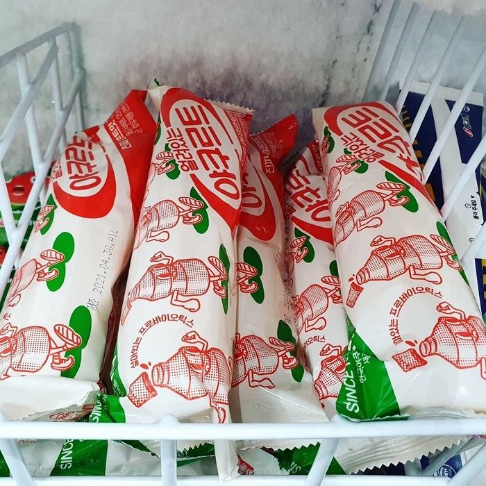 초딩 때 냉동실에 얼려 먹던 새콤달콤한 ‘야쿠르트맛’ 그대로 담은 신상 아이스크림