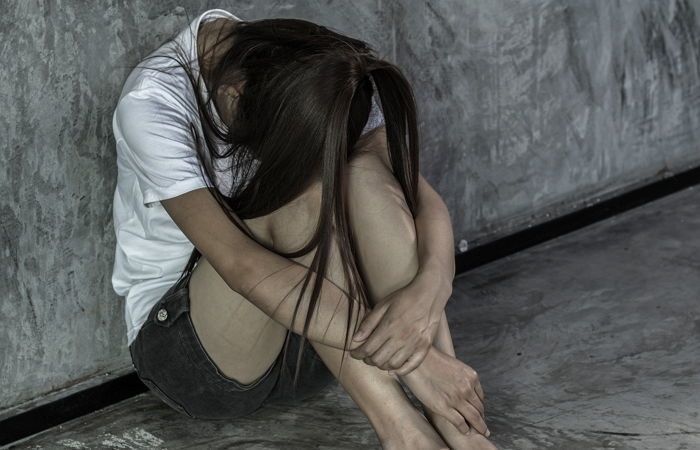 중학교 동창에게 2145번 성매매 시키고 학대해 사망하게 만든 20대 ‘악마 커플’