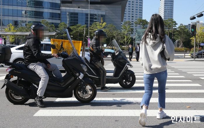 오토바이에 ‘전면 번호판’ 달아달라니까 국토부가 보인 ‘단호박’ 입장