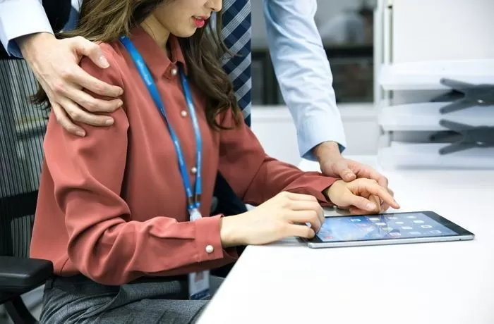 성추행 당한 뒤 쓰레기집서 살던 30대 여성, ‘극단적 선택’해 세상 떠났다