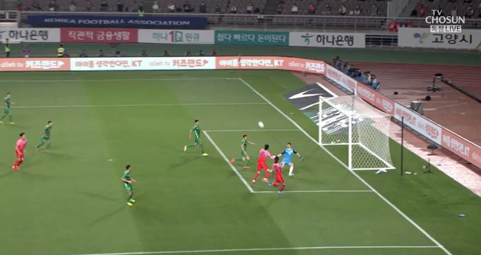 황의조, 전반 9분만에 헤딩으로 선제골…‘한국 1-0 투르크메니스탄’