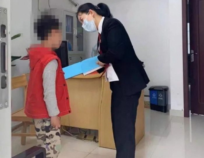희귀암 4살 아들 버릴 땐 언제고 완치 판정 소식에 “내 아들 내놔” 시전한 중국인 아빠