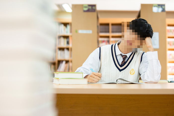 EBS 강의만 듣고 ‘서성한’ 합격한 인생 선배가 주장한 ‘수시·학종’ 줄여야 하는 이유