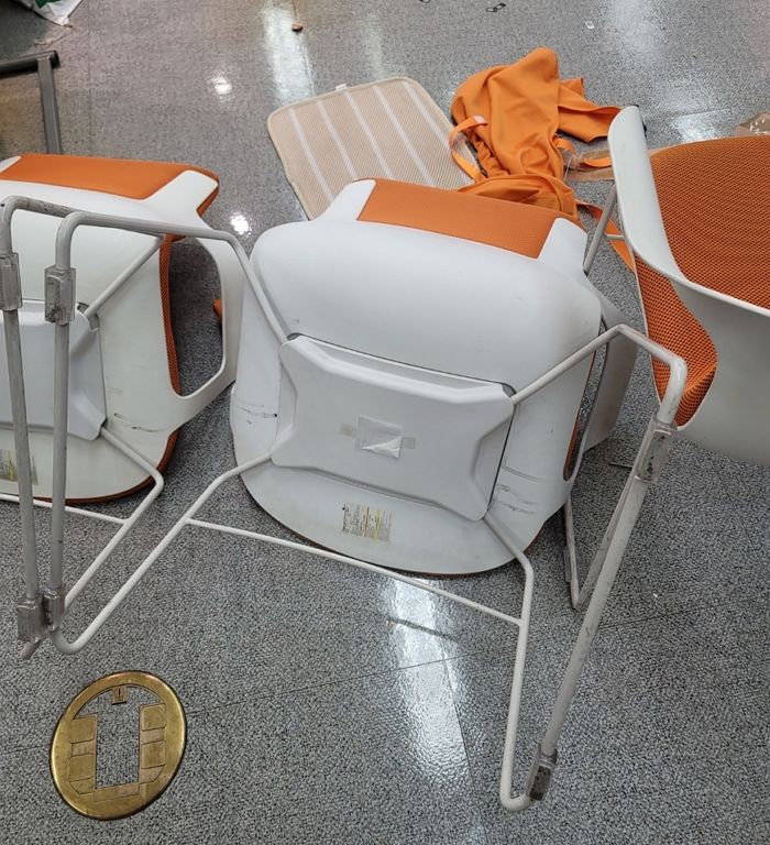 “청소하다 발견한 수상한 ‘백색 가루’때문에 경찰서 다녀왔습니다”