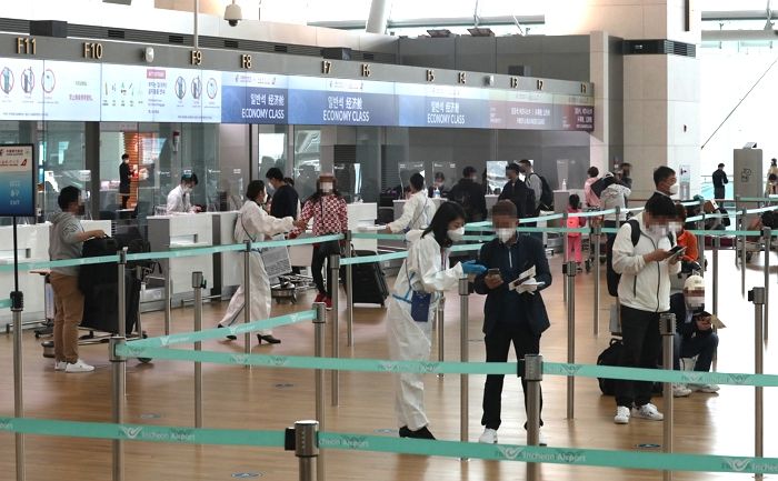 정부, 백신접종 완료자에 7월 부터 ‘해외단체여행’ 허용