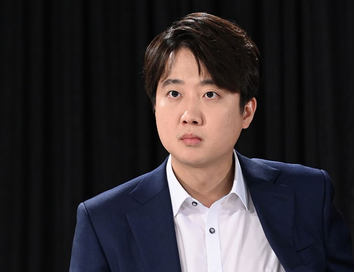 주호영 “이준석 당대표로 뽑는 건 ‘충동구매’···손가락 자르고 싶어질 것”