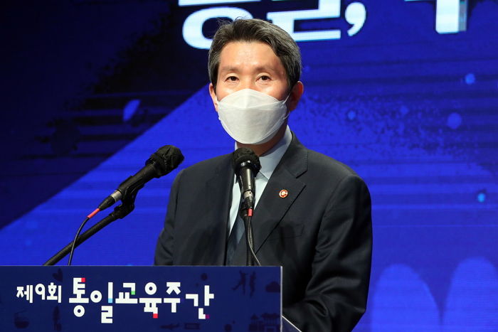 북한은 ‘연락사무소’ 폭파했는데 1년째 아침 9시마다 연락하고 있는 통일부