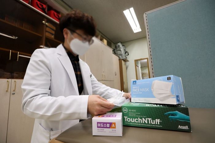 경쟁 빡센 간호학과서 ‘상위 10%’에 들어야 겨우 ‘도전 자격’ 생기는 보건교사
