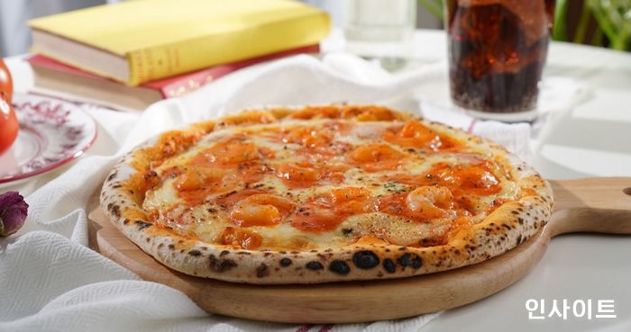 우주인피자, MZ세대 취향 저격 ‘로제 쉬림프 피자’ 출시