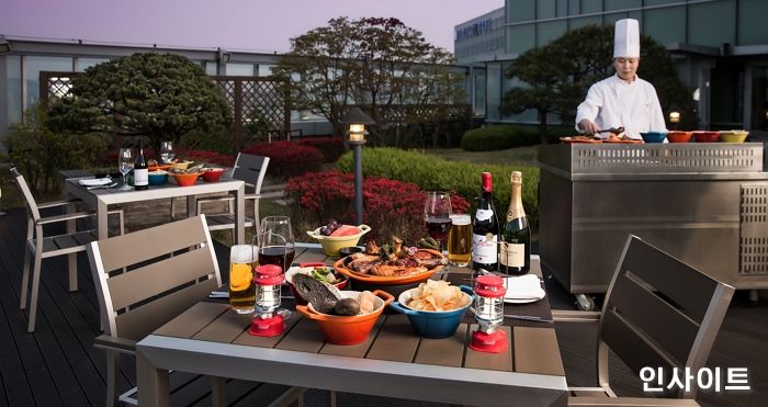 코트야드 메리어트 서울 타임스퀘어 호텔, 루프탑 바비큐·부드바르 맥주 ‘바비큐 더 그릴 플래터’ 진행