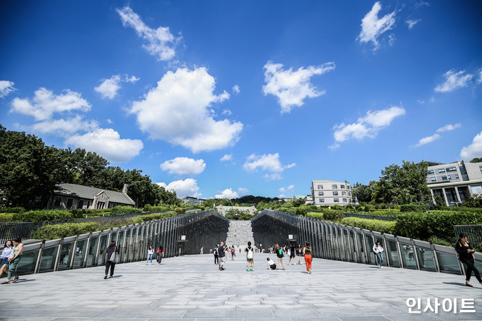 페미들이 이대 에타 몰려들어 ‘남혐 몰이’ 하자 분노한 이대생이 남긴 일침