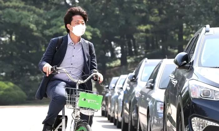 ‘따릉이 쇼’ 그만하라는 시민 댓글에 이준석 대표가 친절하게 남긴 답변