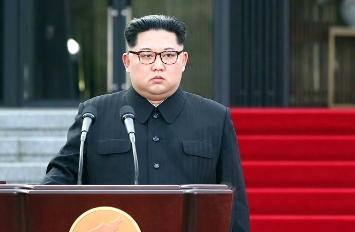 김정은 “K팝은 악성 암”...BTS 춤 따라 추는 북한 MZ세대에 강력 경고