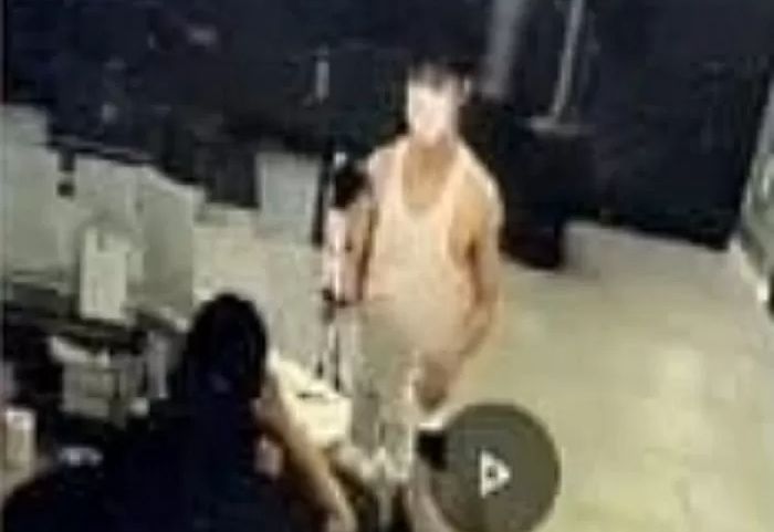 “BJ가 동물병원서 ‘포경수술’ 문의”···간호사 단톡방에 올라온 CCTV 속 인물의 정체