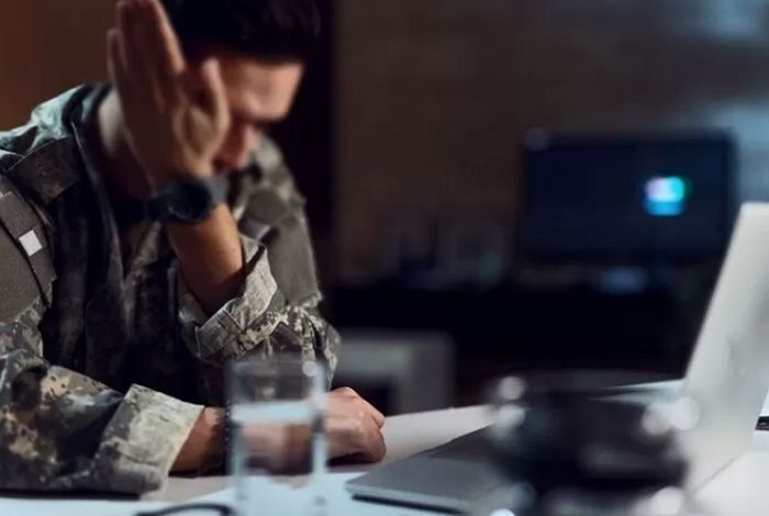 “병사들에게 패드립치며 상관 모욕 발언하고 다닌 군수사령부 한 소대장을 고발합니다”