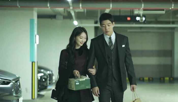 요즘 ‘불륜녀’들이 밖에 나가면 대형마트 주차장에 차를 대는 이유