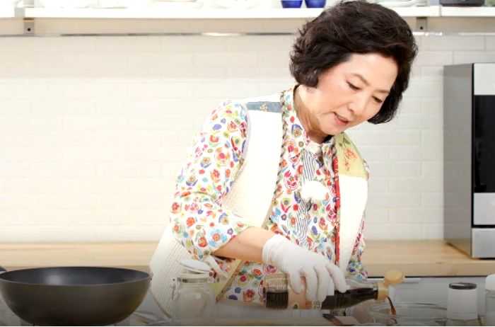 ‘손주 사랑’ 폭발해 과외선생님에게 감사 표시로 매일 ‘7첩 반상’ 내오는 할머니