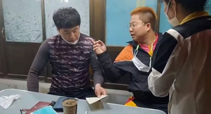 36살 연상연하 ‘다정한부부’에 폭행당했다며 고소장 제출한 유튜버가 공개한 당시 영상