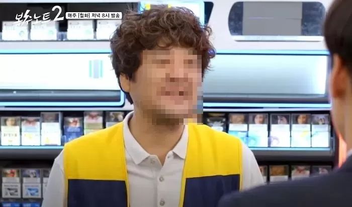 편의점 바닥에 아이스크림 던지는 초등생들 혼냈다가 경찰에게 ‘사과’하라는 말 듣고 좌절한 사장님