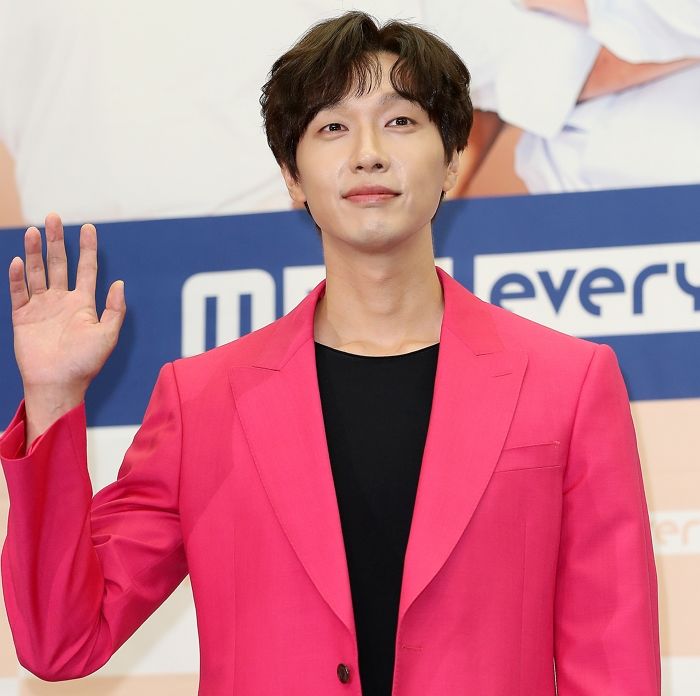 ‘중년 남자·어린 여자’ 로맨스물 많은데 반대는 없다며 ‘70대’ 고두심과 멜로 찍은 지현우