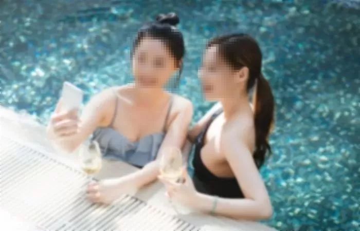 “롯데시그니엘 호캉스 따라온 친구가 혼자 룸서비스 시켜먹더니 계산 안 하고 튀었습니다”