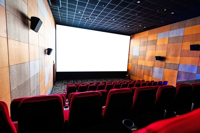 근무 시간에 영화관서 영화봐도 ‘연봉 6천’ 받는 대한민국 군 대체복무의 정체