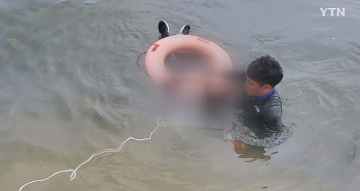 퇴근길 극단 선택하는 남성 보자마자 한강에 뛰어들어 구조하는 소방관