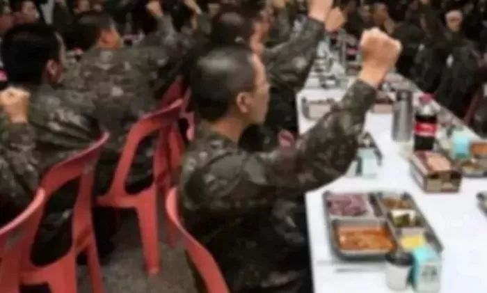 육군, ‘뷔페식 샐러드바’와 한식·양식 중 골라먹는 병영 식당 추진한다