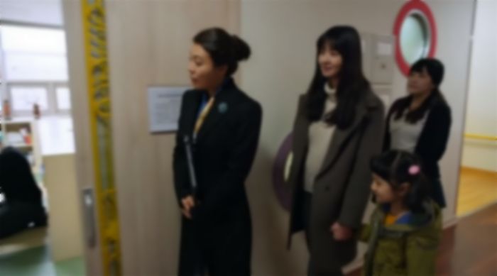 유치원 다니는 아이 친구네 집 놀러갔다가 ‘앞X침’ 봉변당한 엄마