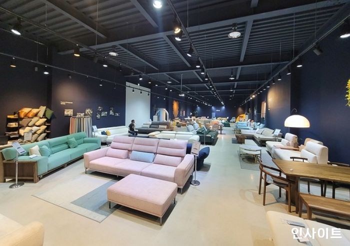 일산가구단지 루헨퍼니처, 전시상품 30~50% 할인 및 패브릭소파 등 선보여