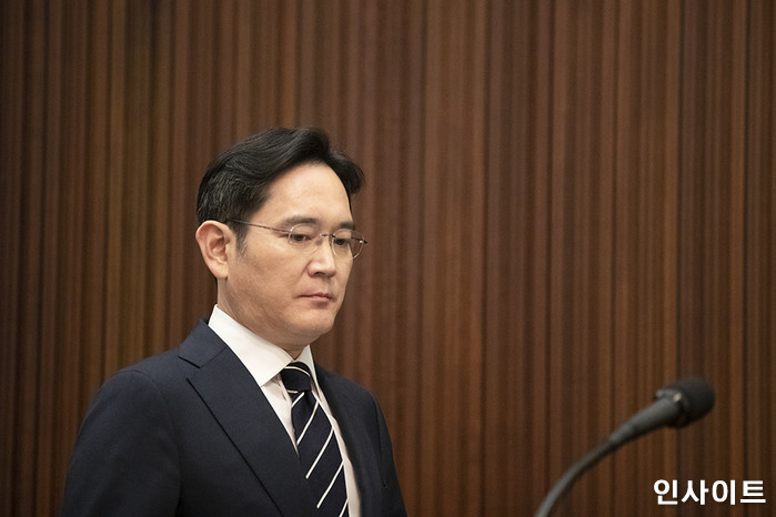 이준석 “문대통령, 이재용·박근혜 사면 결단해야”