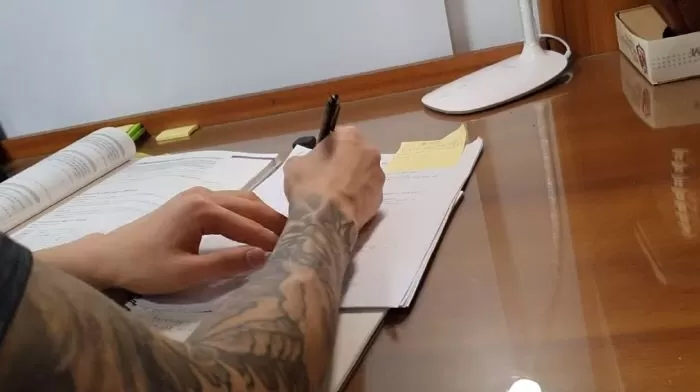 일진 놀이 하다가 정신 차리고 개과천선한 문신남의 '공부 브이로그' (영상) - 인사이트