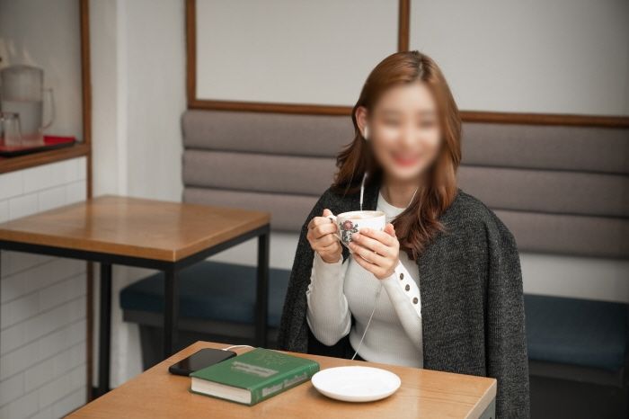 “남친 여동생이 제 카페에 매일 찾아와 ‘커피+브런치’ 공짜로 얻어먹고 갑니다”