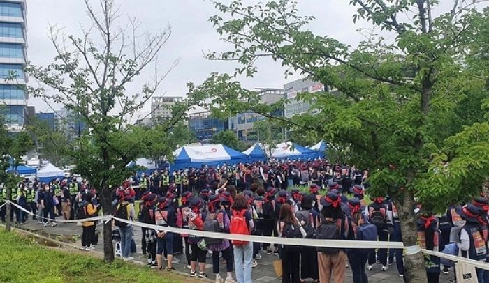 콜센터 직원 ‘직접 고용’ 해달라고 주장하는 국민건강보험공단 파업 상황