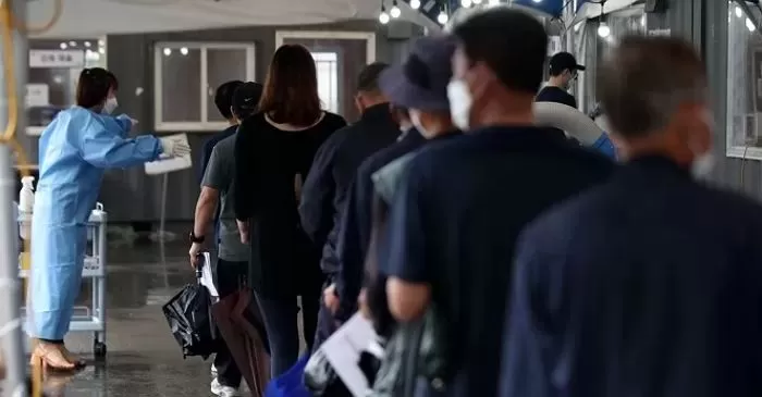 서울 확진자 일주일간 400명대 이어지면 ‘거리두기 4단계’로 격상 될 수 있다