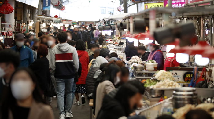 거리두기 4단계 적용되면 사실상 ‘외출 금지’ 된다