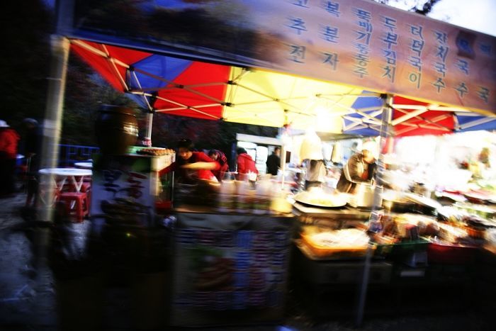 온라인 뜨겁게 달군 ‘영등포 노점상’ 행패 사건의 반박글이 등장했다