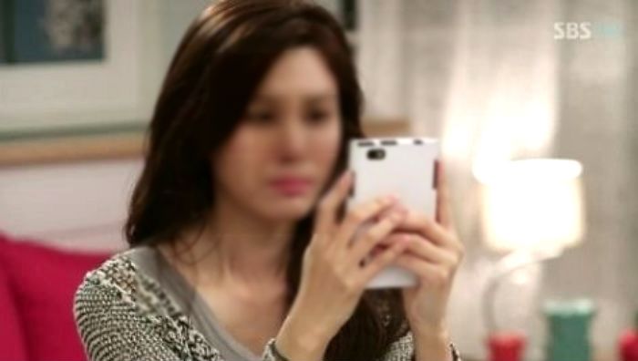 짝남에게 피멍 보여주려고 찍어 보냈다가 ‘읽씹’당한 여자의 ‘다리털’ 사진