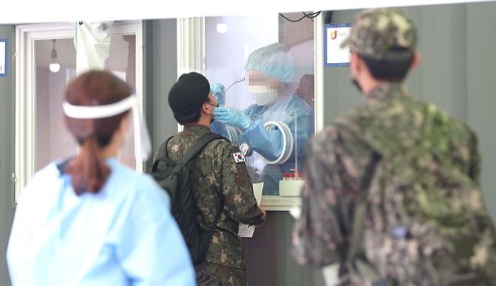 육군훈련소 이어 카투사 있는 ‘주한미군’서도 코로나 집단감염 터졌다