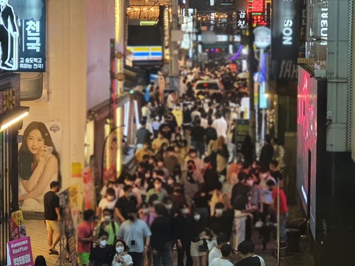 “지방으로 그만 좀 오세요”...확진자 폭발했는데 놀러 다니는 서울러들한테 화난 대구 시민의 하소연