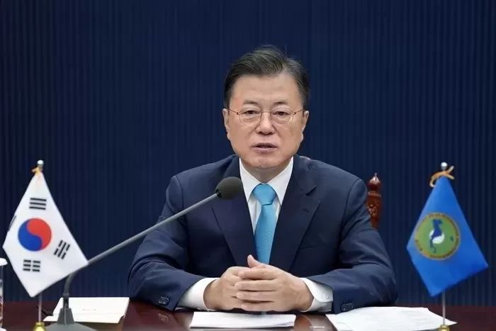 문 대통령 “코로나 고강도 조치 송구스러워···짧고 굵게 끝내겠다”