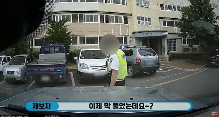 아파트 주차장서 ‘안전벨트’ 단속하는 경찰관이 운전자에게 한 말  (영상)