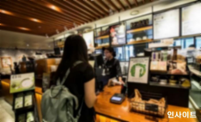 카페에서 춥다며 ‘리모콘’ 어플 다운 받아 에어컨 몰래 꺼버리는 신종 빌런