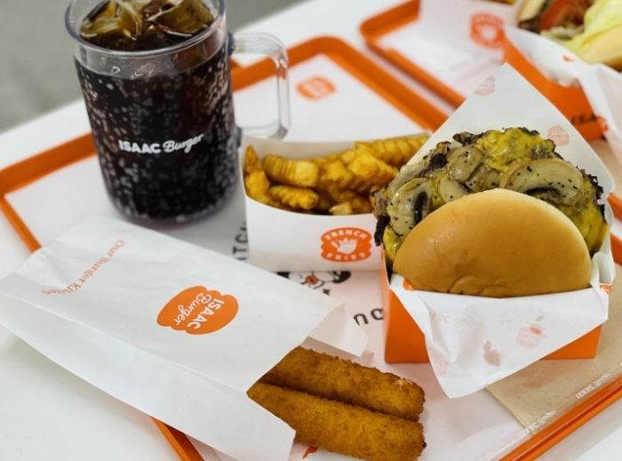 이삭토스트가 내놓은 ‘이삭버거’의 후덜덜한 가격 (실물 사진)