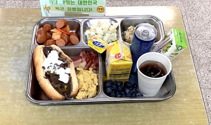 부실 급식 제보 쏟아진 뒤 오늘(17일) 7사단 장병들에게 제공된 ‘토요 브런치’ 클래스